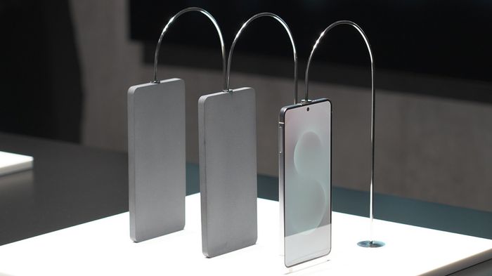 Khung viền titanium sẽ là điểm nhấn trên Galaxy S25 Edge