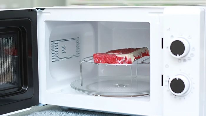 cach-su-dung-lo-vi-song-Electrolux-4