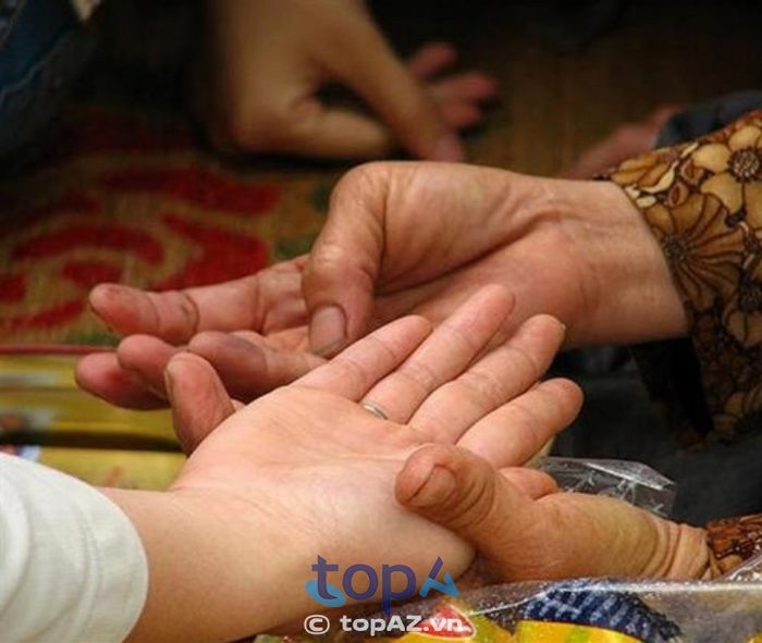 Thầy Linh Ngã Tư Sở – Chuyên gia xem tử vi tại Hà Nội