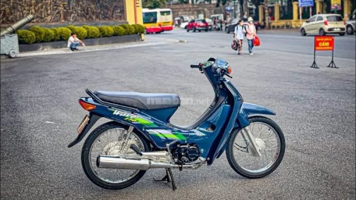 Sử dụng chân chống giữa hoặc chân chống nghiêng