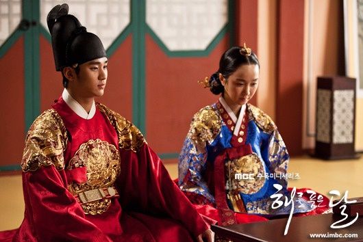 Dù tuổi đời còn rất trẻ, Kim Soo Hyun đã xuất sắc giành giải Thị Đế tại Baeksang lần thứ 48