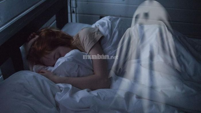 Giấc mơ thấy người chết sống lại bước vào nhà báo hiệu sự thành công sắp tới
