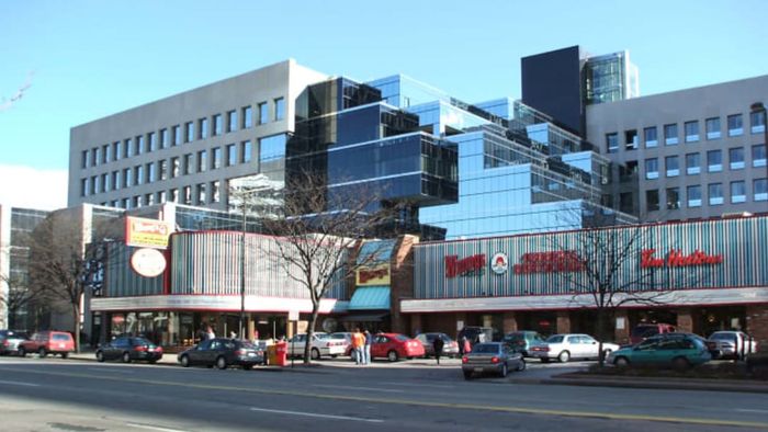 The first Wendy's location on its final day of business.