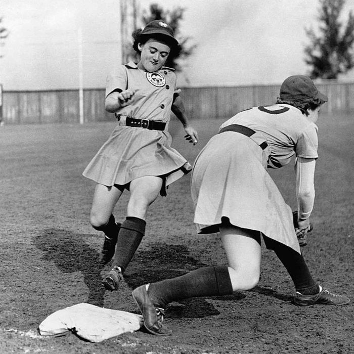 Kenosha Comets Players Practicing in 1943