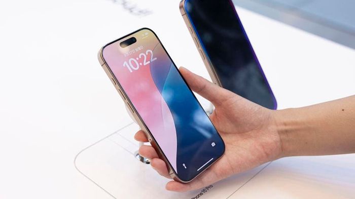 Apple ngăn chặn việc hạ cấp về iOS 18.3.1