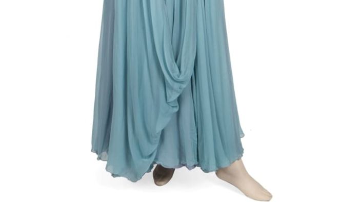 The iconic gown Elizabeth Taylor wore to the 1974 Academy Awards.