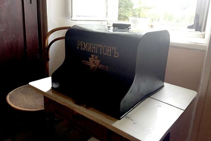 Tolstoy's typewriter is displayed.