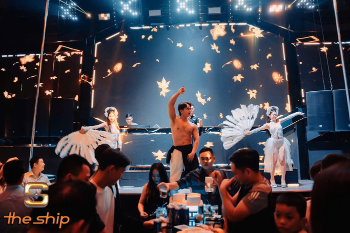 Quan bar pho bien tai Vung Tau 2.png