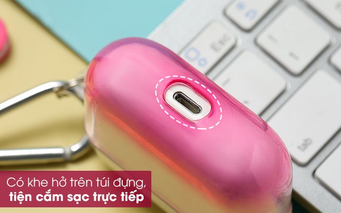 Túi đựng Airpods Pro Nhựa dẻo TPU NAP18 - Kết nối dây cáp để sạc pin nhanh chóng qua khe cắm