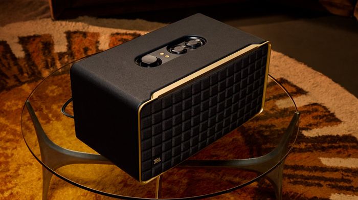 Loa Bluetooth JBL Authentics AUTH500 - Dây cắm điện tiện lợi