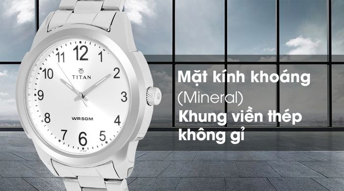Đồng hồ nam Titan 1585SM04 có mặt kính bền chắc, khung viền chống oxi hóa