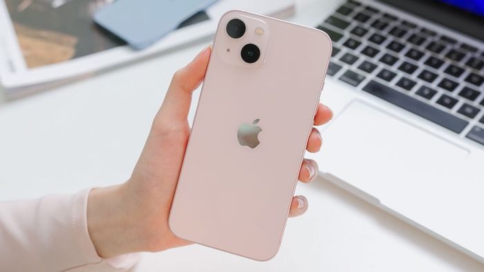 Phiên bản iPhone 13 128GB màu Hồng rất được yêu thích
