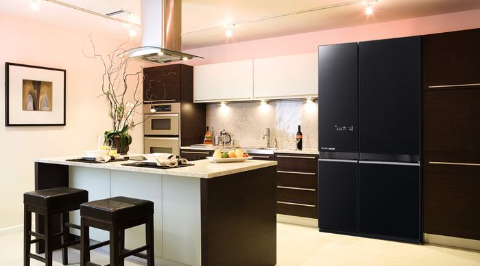 Tủ Lạnh Mitsubishi Inverter 580 Lít MR-LA72ER-GBK-V sở hữu vẻ ngoài sang trọng