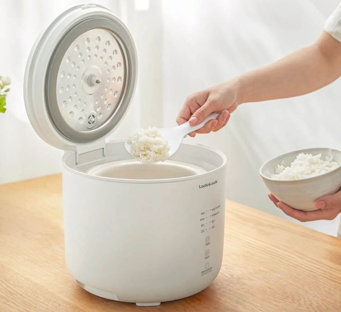 Lock&lock EJR334IVY 1.0 lít giúp nấu cơm nhanh chín