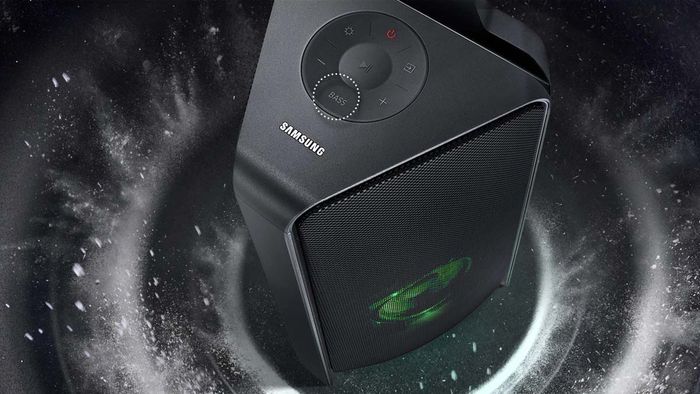 Tiếp lửa cho bữa tiệc chỉ với một nút ấn để kích hoạt tính năng Bass Booster