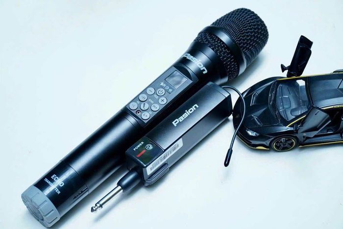 Micro không dây PASION ECHO và bộ thu đi kèm