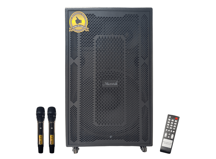 Sản phẩm đi kèm micro không dây và remote điều khiển tiện lợi