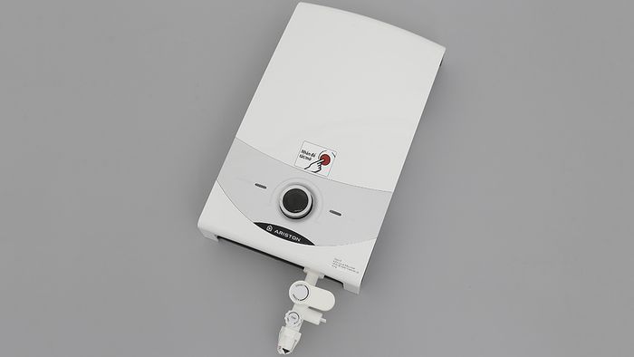 Ariston SM35PE-VN thiết kế không bình chứa tiện lợi