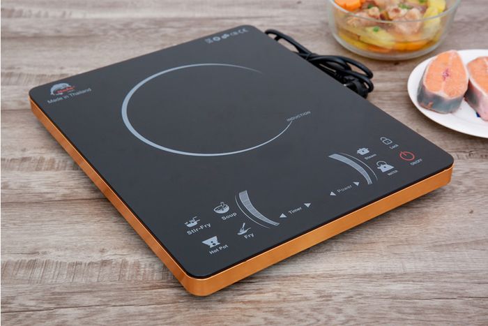 Bếp từ đơn Iruka I-78 2100W có thiết kế nhỏ gọn