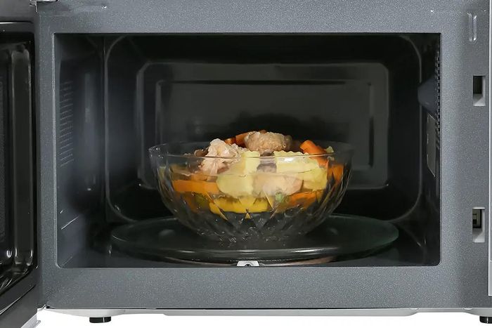 Lò vi sóng Sharp R-207VN-SL 20 lít hâm nóng thức ăn nhanh chóng