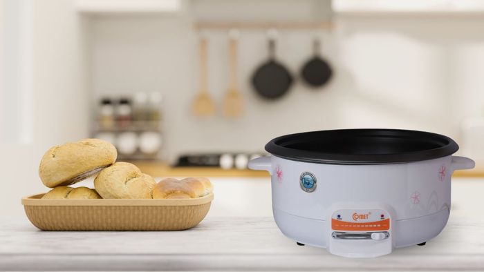 Lòng nồi lẩu điện Comet CM7732 1300W được phủ chống dính