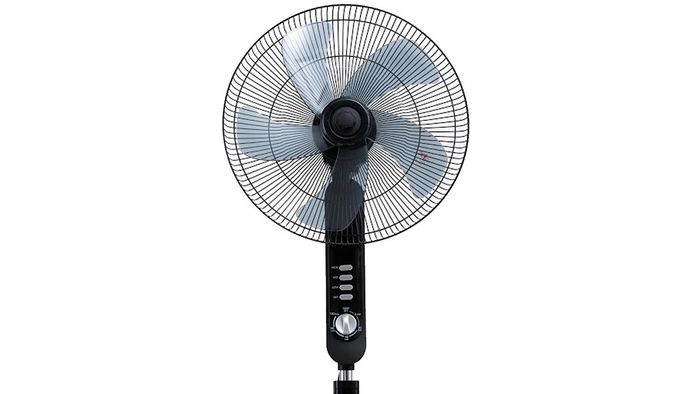 Toshiba F-LSA10(K)VN trang bị 5 cánh quạt đường kính 40cm