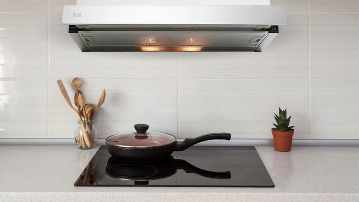 Máy hút mùi Teka TLR2 72 SS sở hữu kiểu dáng trang nhã hiện đại