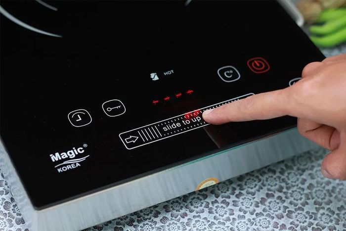 Magic A-38 sử dụng phím điều khiển cảm ứng