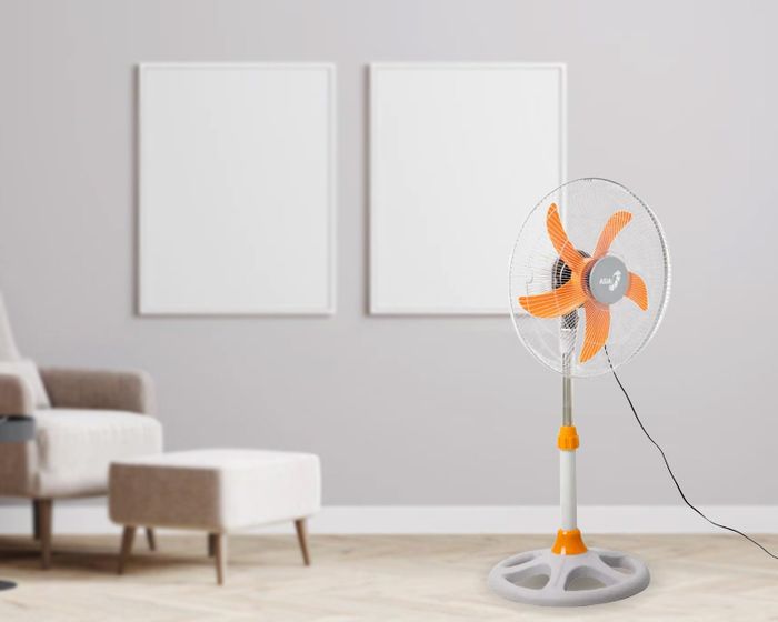 Quạt lửng Asiavina VY538790 có thiết kế nhỏ gọn