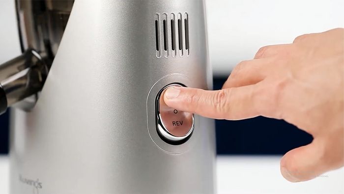 Điều khiển máy với nút nhấn dễ thao tác