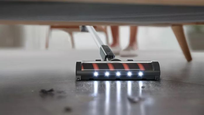 Đầu hút có đèn LED giúp phát hiện bụi bẩn ẩn nấp