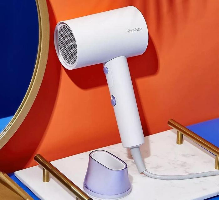 Máy sấy tóc Showsee A4-W sở hữu thiết kế nhỏ gọn