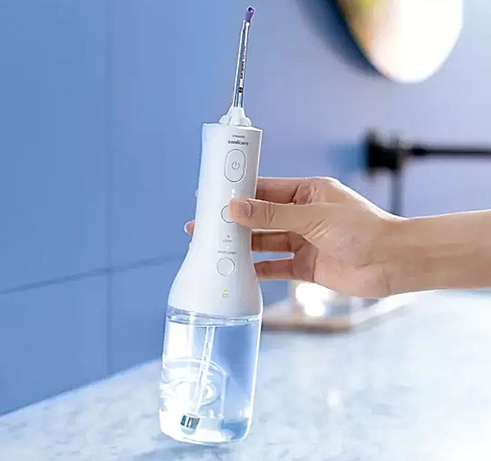 Dòng máy tăm nước Philips HX3806/31 có 2 chế độ xịt rửa kẽ răng