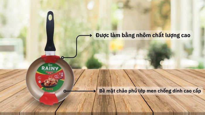 Rainy High-Class RNS28TT có bề mặt phủ lớp men chống dính cao cấp
