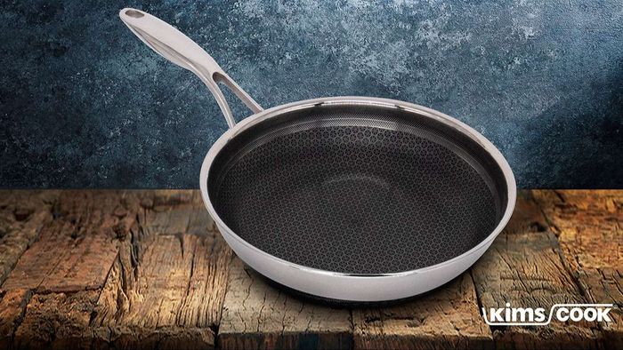 Chảo Kims Cook 3 lớp đáy từ chống dính Blackcube 28cm có thiết kế hiện đại