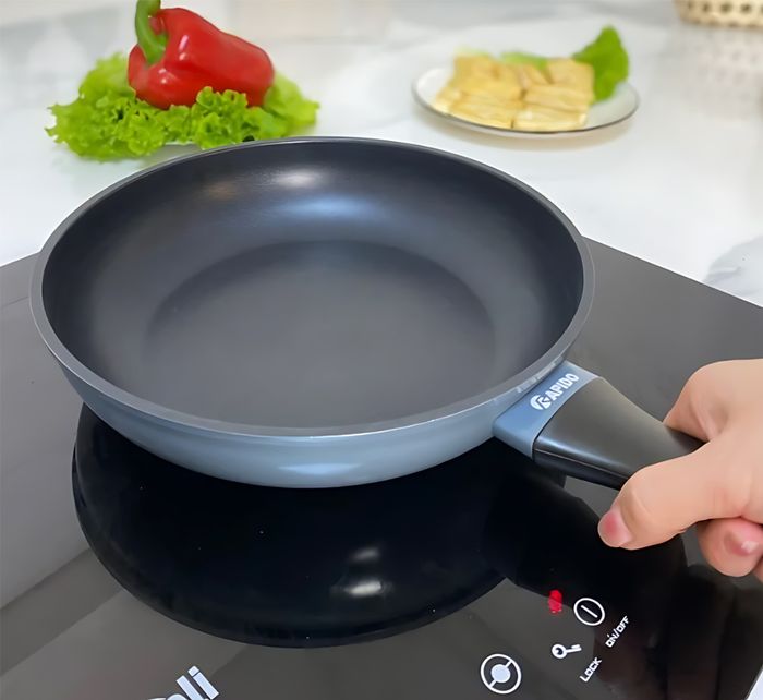 Tay cầm silicon mềm mại chịu cách nhiệt tốt