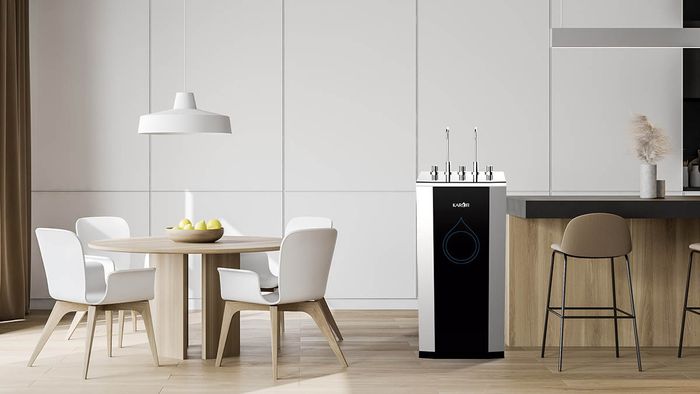 Máy lọc nước nóng lạnh Karofi KAD-C55 10 lõi kiểu tủ đứng gọn gàng
