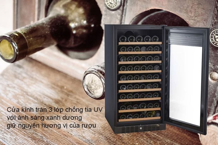 Cửa kính tràn 3 lớp chống tia UV với ánh sáng xanh dương giữ nguyên hương vị của rượu