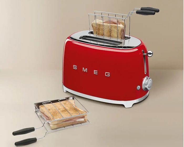 Smeg TSF01RDEU- Đỏ có công suất lớn hiệu quả nhanh chóng