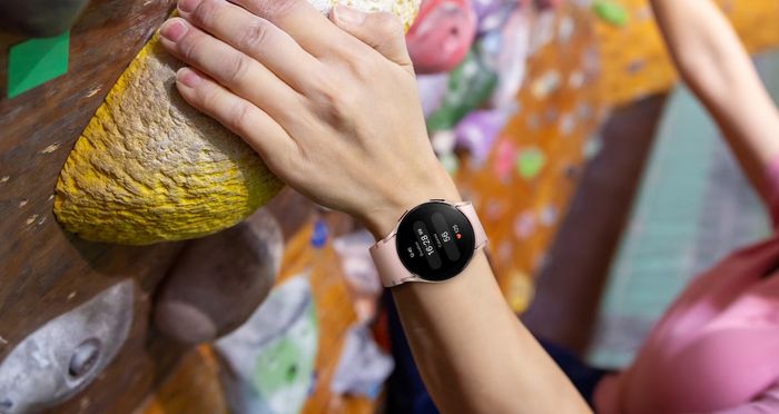 Galaxy Watch FE với chế tác mặt kính Sapphire bền bỉ