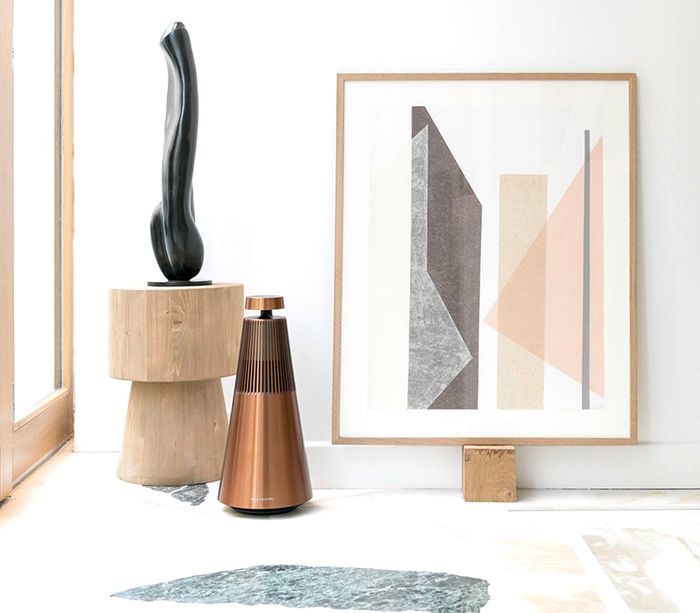 Loa B&O Beosound 2 Bronze thiết kế hình nón