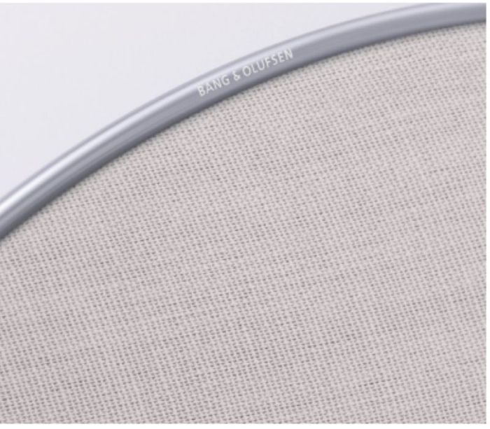 Chất liệu vải dệt cao cấp Kvadrat ở bề mặt loa