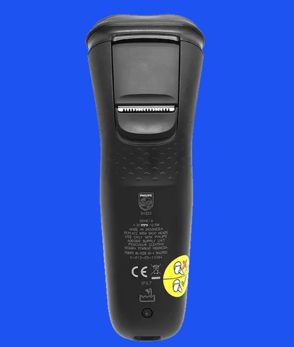 Máy cạo râu S1223 trang bị nhiều tiện ích