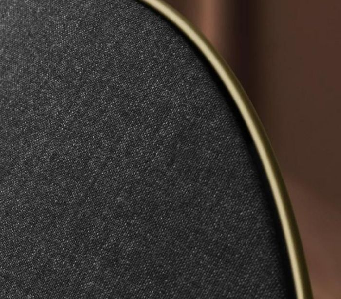 Mặt trước loa làm bằng vải dệt thương hiệu Kvadrat cao cấp