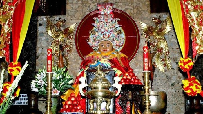 Bài văn khấn ngắn gọn tại Đền Trình Bà Chúa Kho