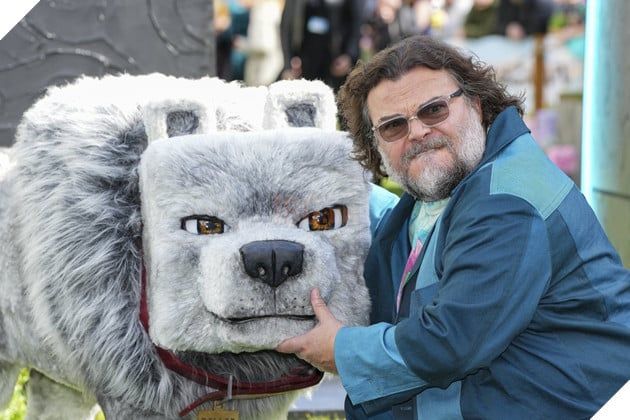 Jack Black và Jason Momoa đã chia sẻ một cách dí dỏm rằng thế giới hiện tại đang rất cần một tác phẩm như Minecraft để chữa lành tâm hồn mọi người. Bộ phim này hứa hẹn sẽ mang lại niềm vui và sự nhẹ nhàng cho khán giả.