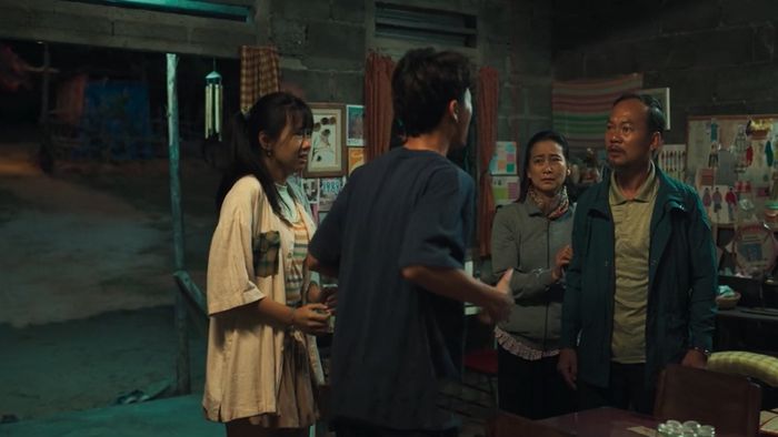 Mâu thuẫn gia đình lên đến đỉnh điểm trong Lật Mặt 8 khi mỗi người đều có lý lẽ riêng của mình.