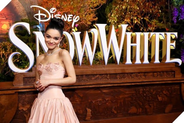 Rachel Zegler chia sẻ về cách Steven Spielberg thông báo cho cô biết tin vui cô được chọn vào vai Nàng Bạch Tuyết 3