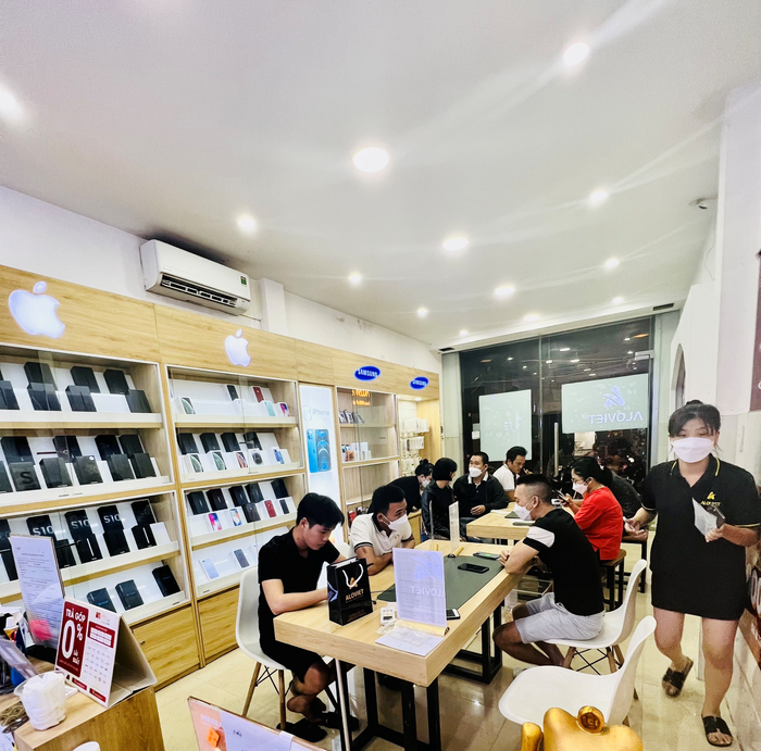 cua hang ban iPhone uy tin tai Da Nang 2.png