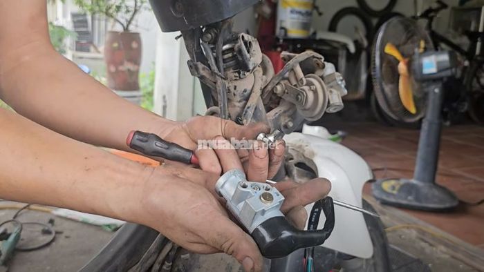 Một số lưu ý khi thay ổ khóa xe Wave